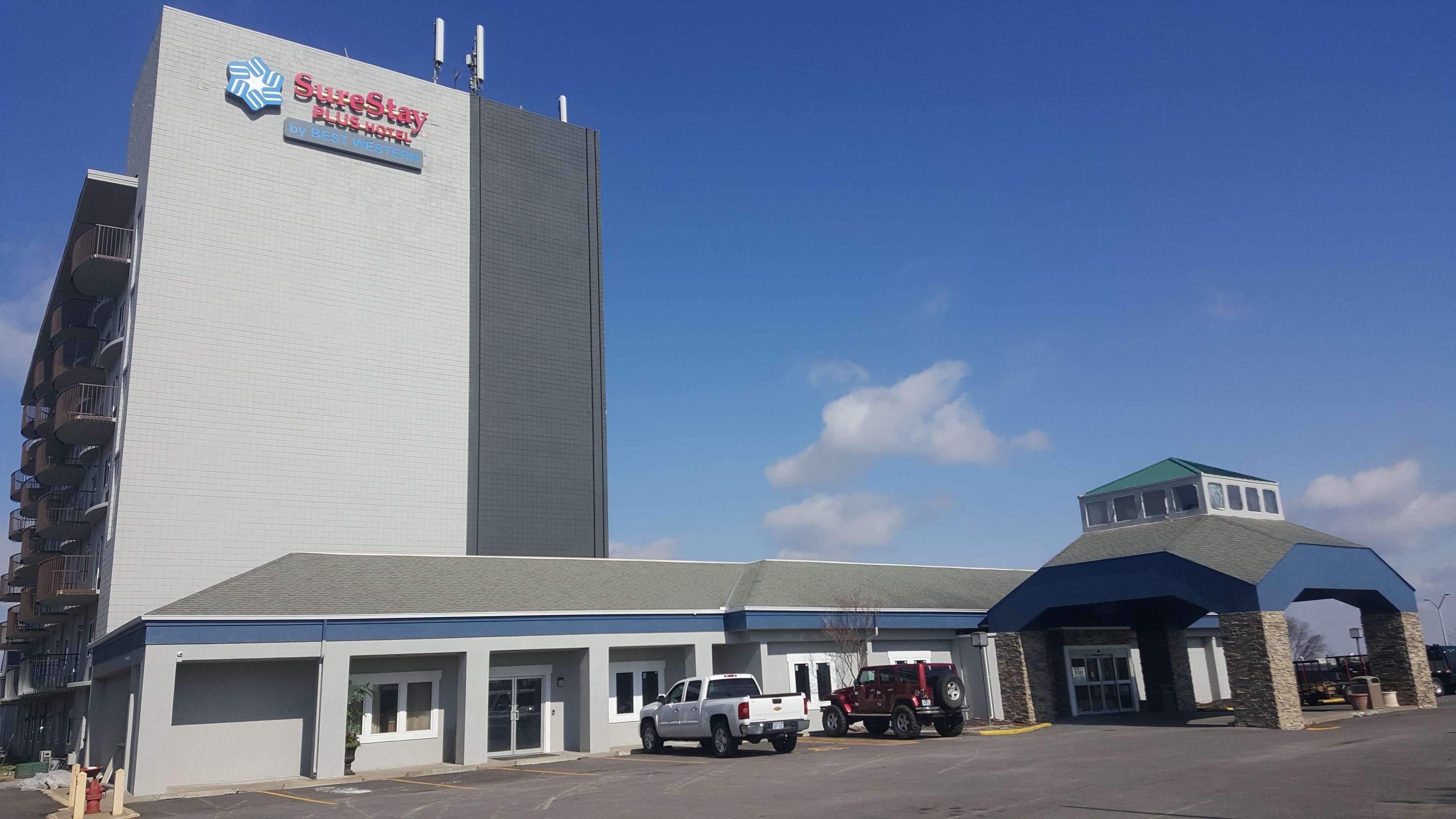 Orangewood & Kansas Airport 3*