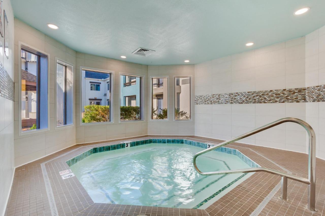 Hotel Orangewood & Kansas Airport 3*