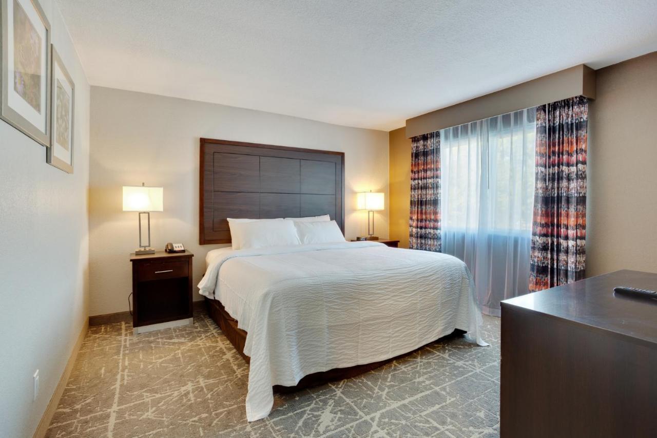 Orangewood & Kansas Airport Hotel
