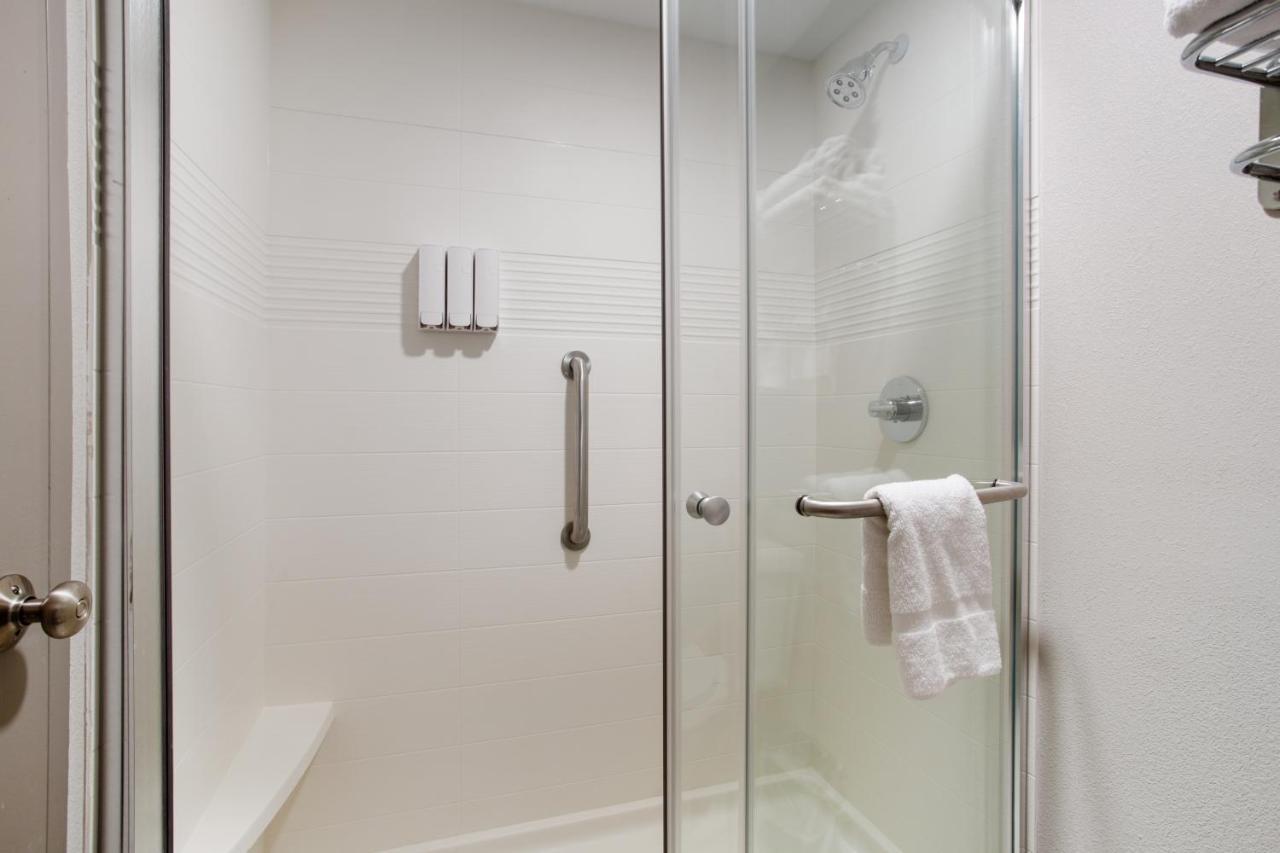 Hotel Orangewood & Kansas Airport 3*