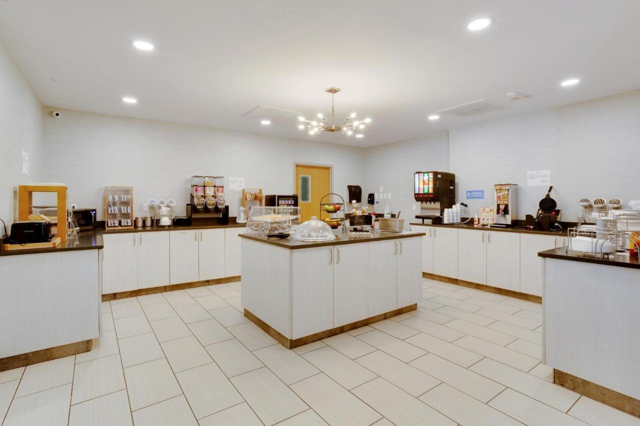 Hotel Orangewood & Kansas Airport