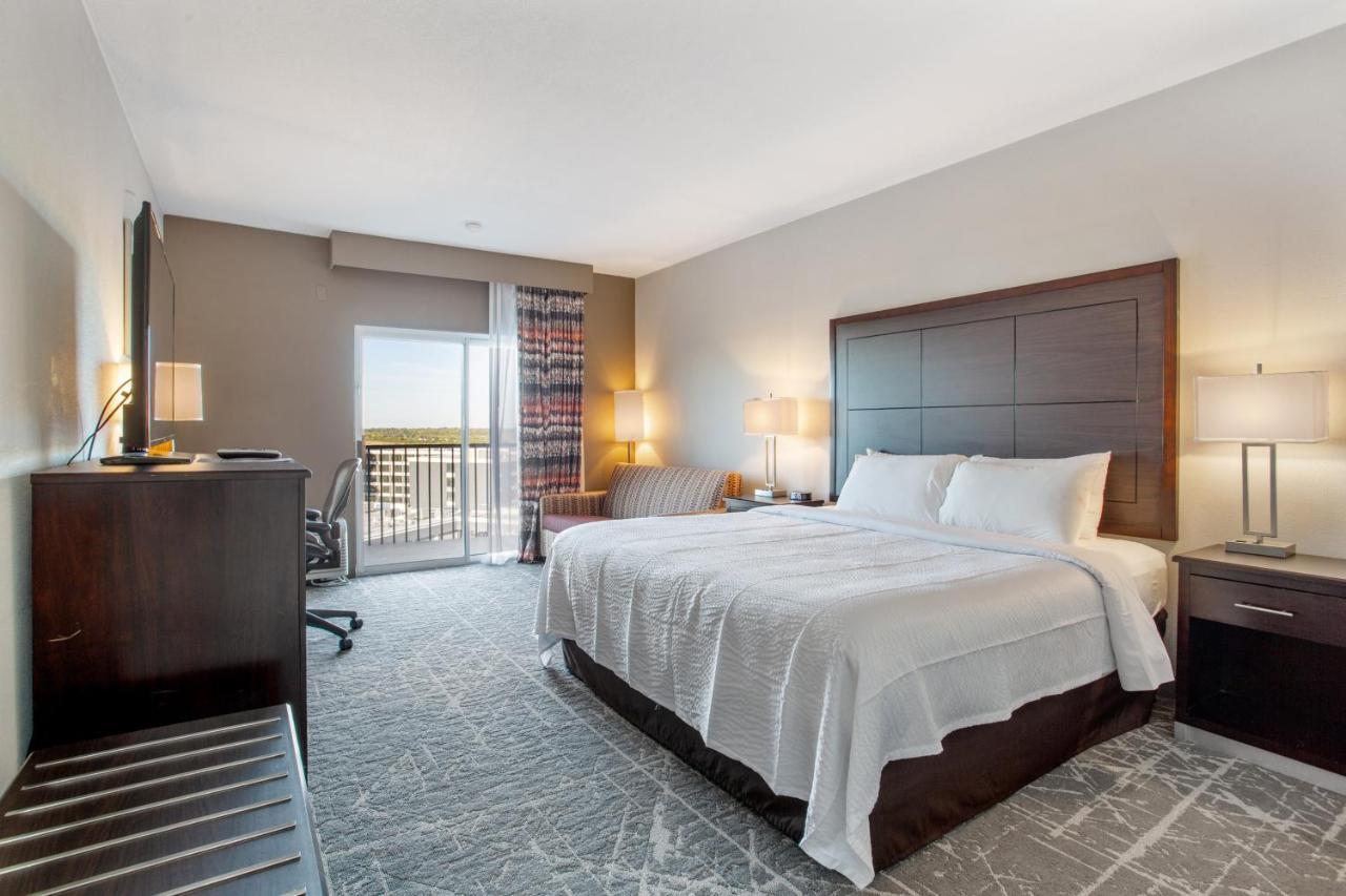 Orangewood & Kansas Airport 3*