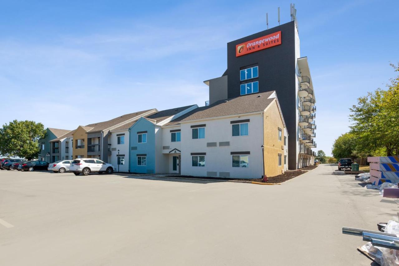 Orangewood & Kansas Airport 3*