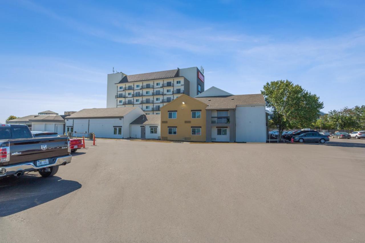 Hotel Orangewood & Kansas Airport Kansas City