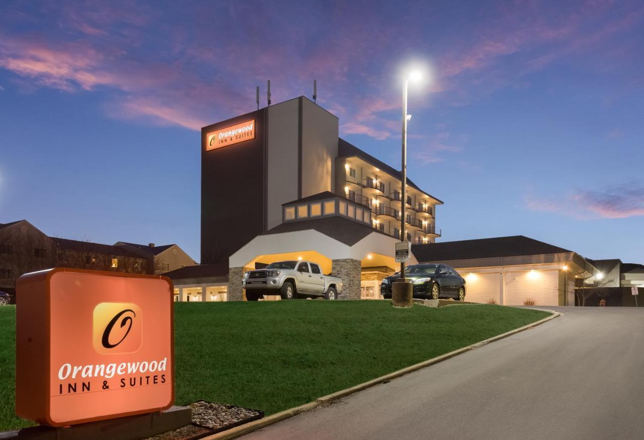 Orangewood & Kansas Airport Hotel 3*