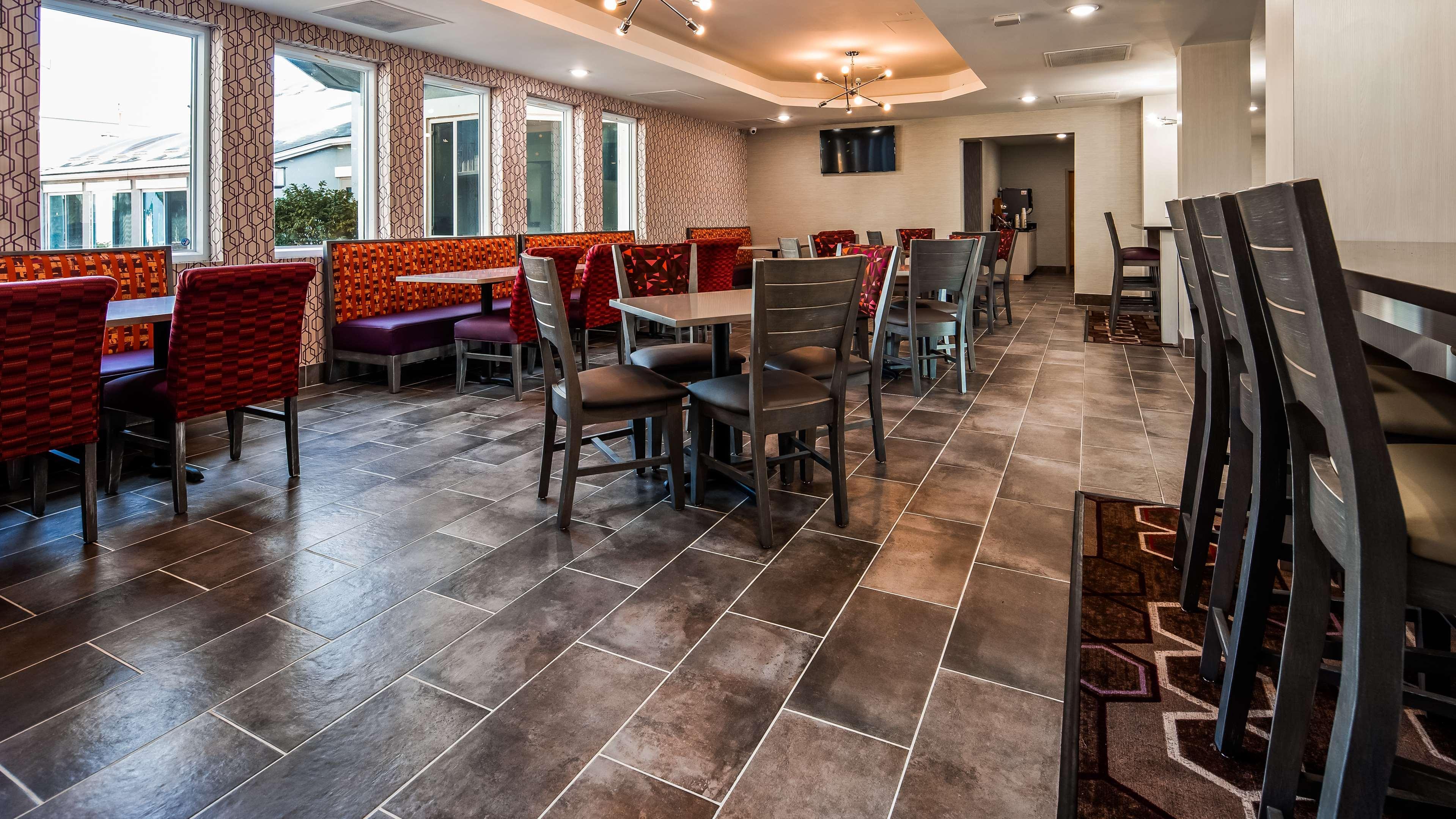 Hotel Orangewood & Kansas Airport