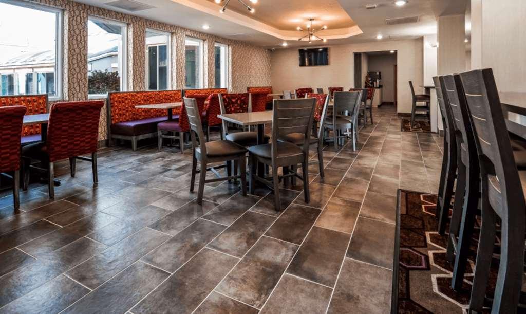 Hotel Orangewood & Kansas Airport 3*