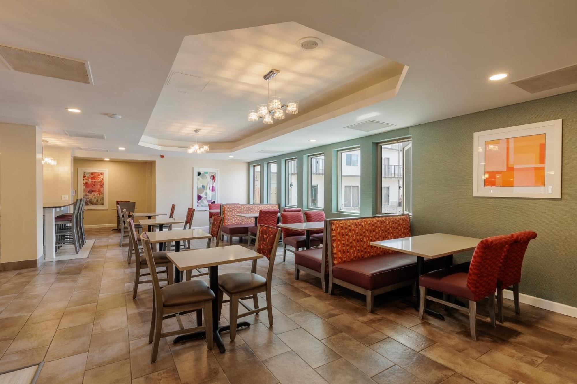 Orangewood & Kansas Airport Hotel Kansas City